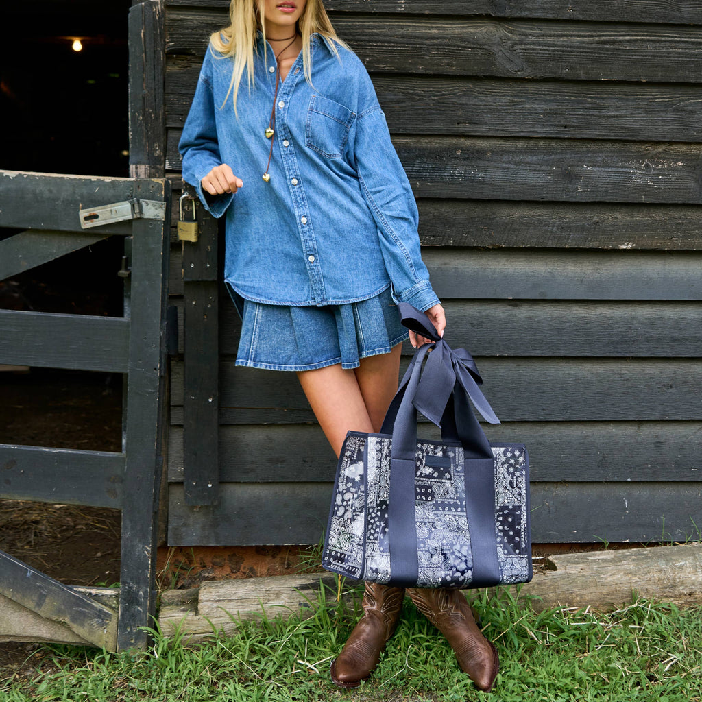 Case-Mate Bow Jelly Tote- Navy Bandana