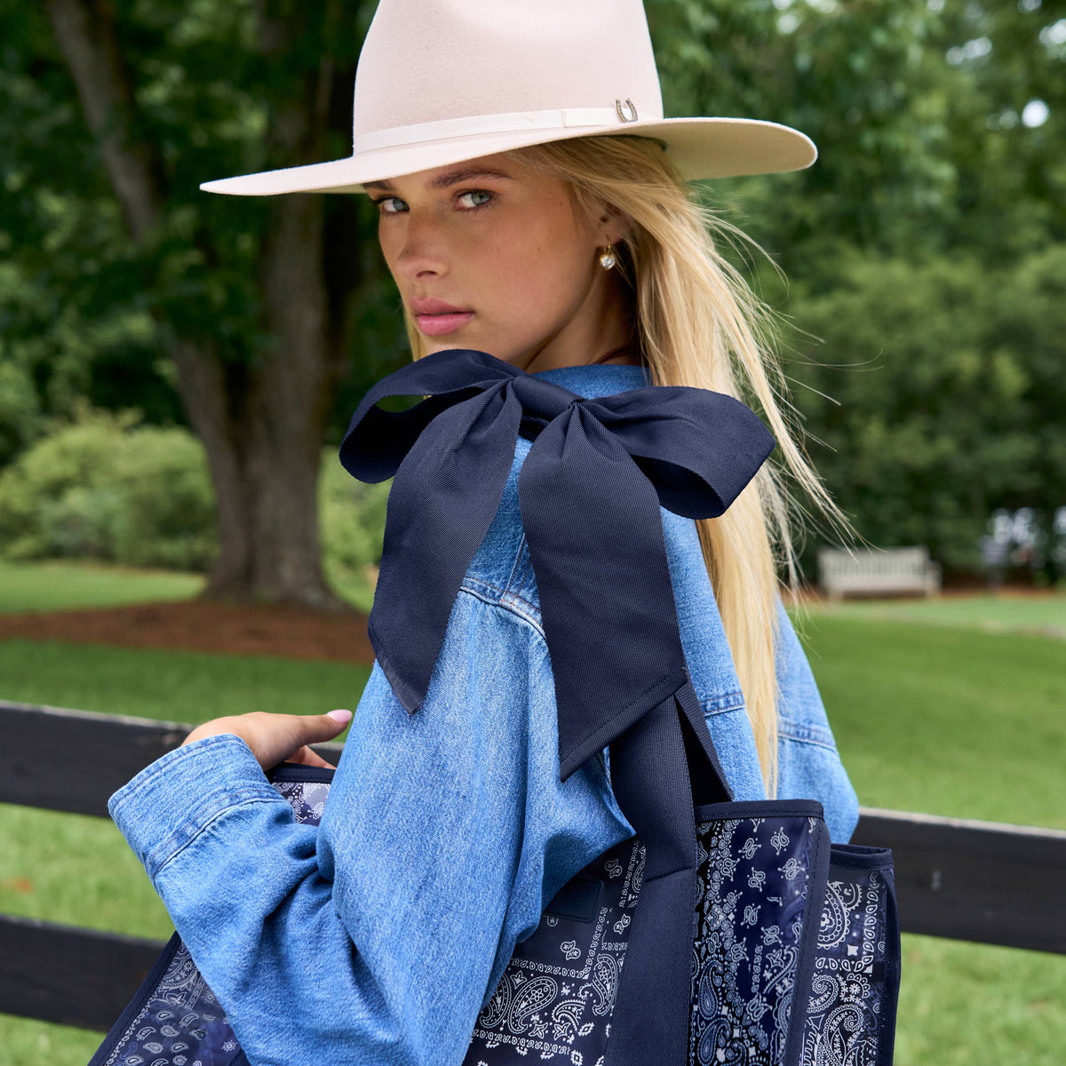 Case-Mate Bow Jelly Tote- Navy Bandana